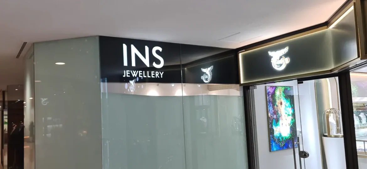 From Clarke Quay to Orchard Road: Signage Design Trends in Singapore’s Key Shopping Areas