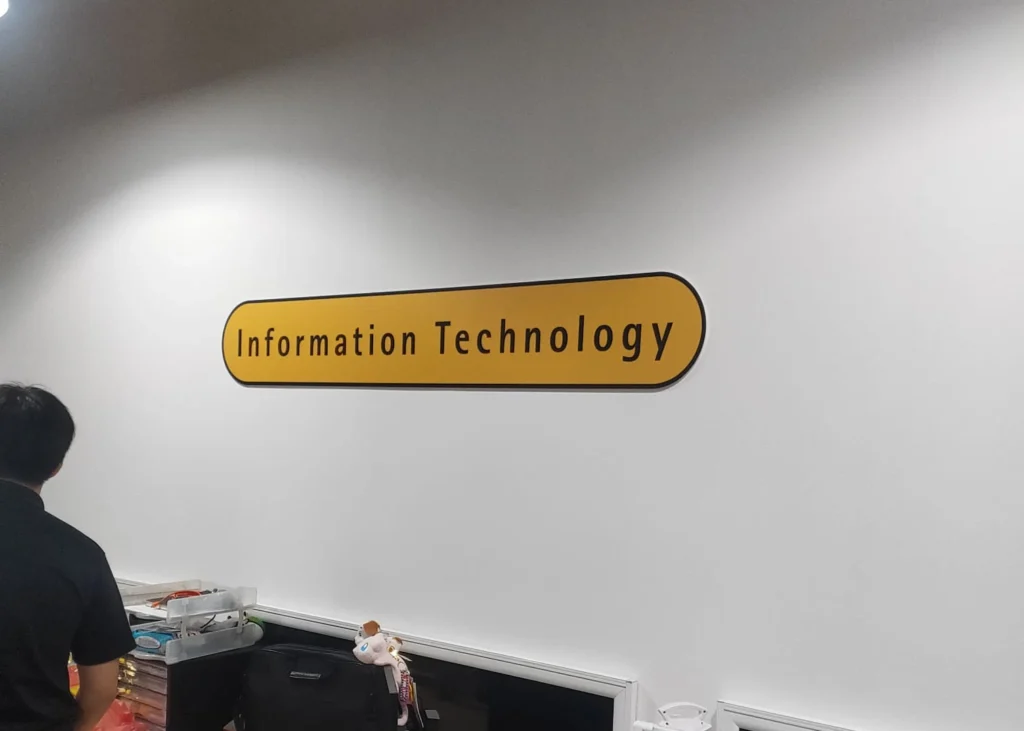 System Signage in Singapore: Benefits for Hotels, Hospitals, and Institutions