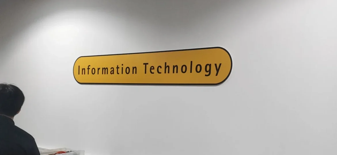 System Signage in Singapore: Benefits for Hotels, Hospitals, and Institutions