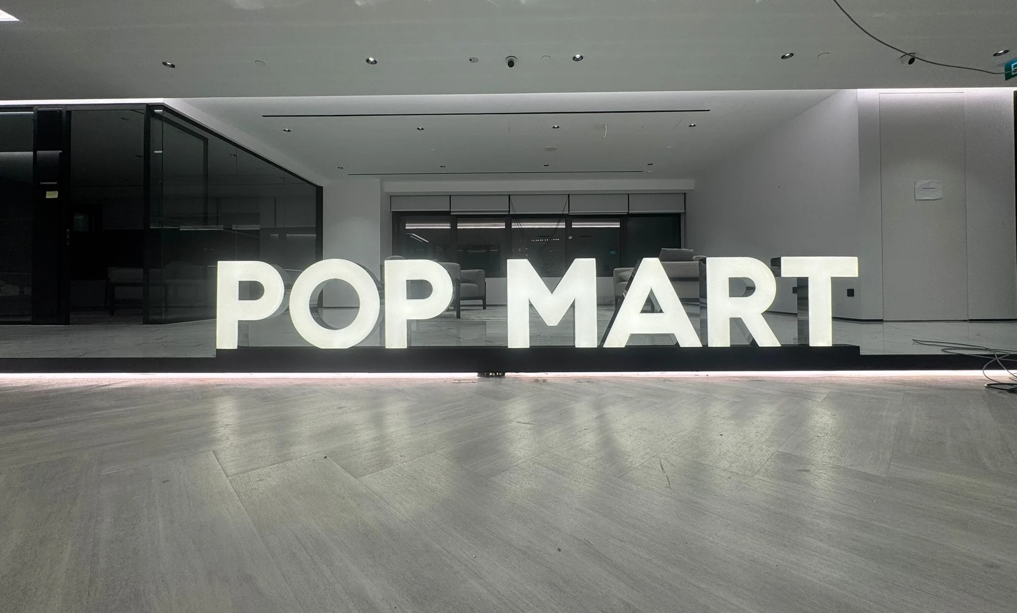 Enhance Your Retail Brand with 3D Illuminated Signage Solutions